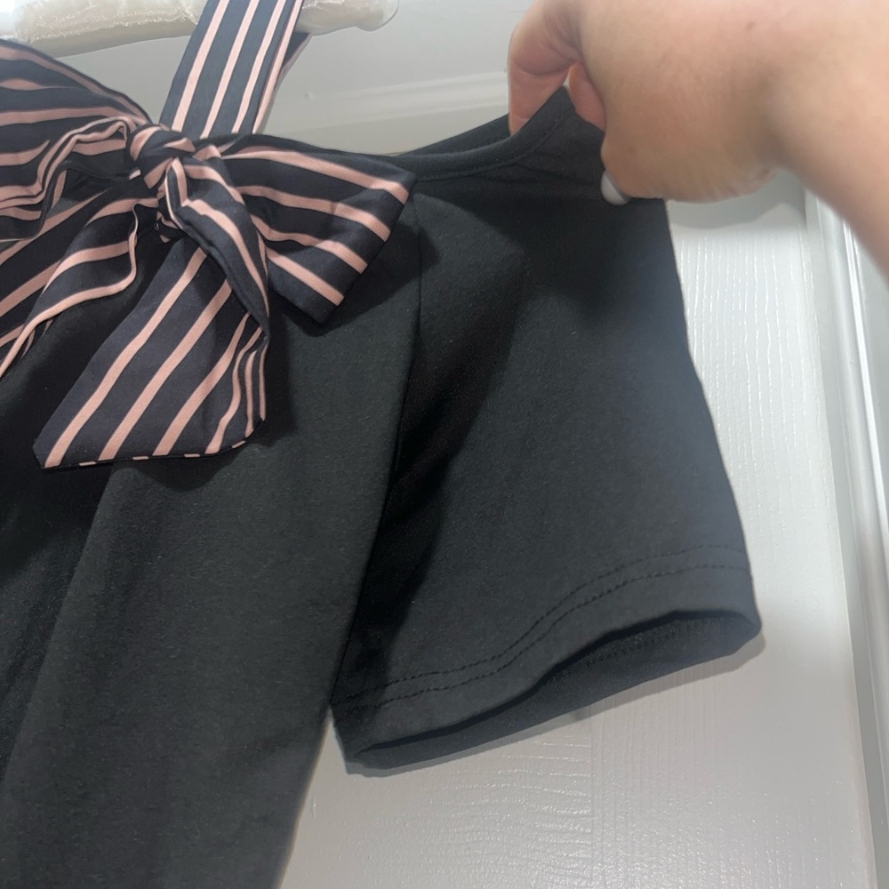 Cold shoulder striped bow top - Picture 3 of 3